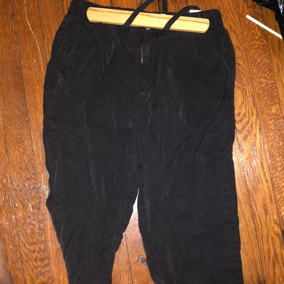 Black American Eagle Cargo Pants - Picture 2 of 2